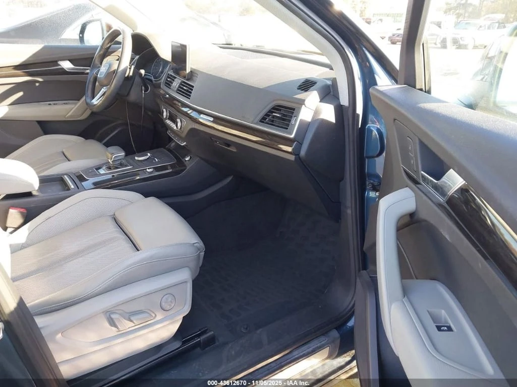 Audi Q5 * PREMIUM * CARFAX *  | Mobile.bg   5