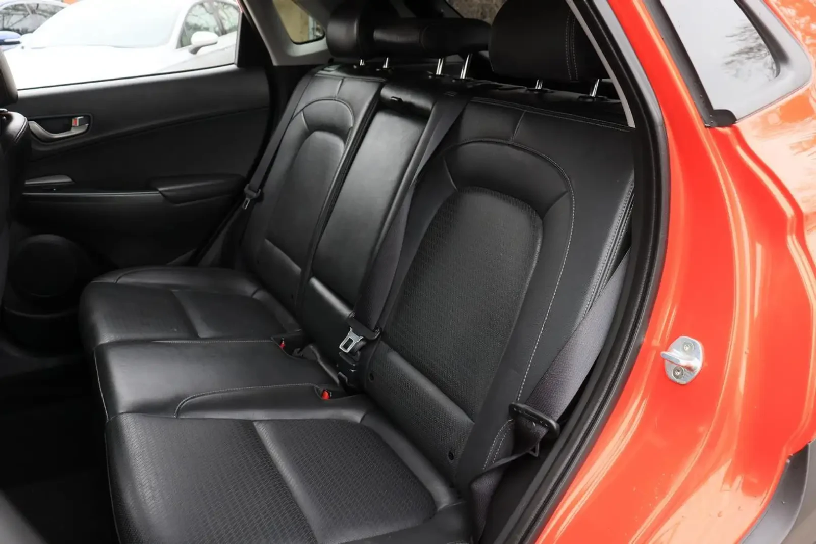 Hyundai Kona Luxury | AWD | Leather | Roof | CarPlay | BSM | LA, снимка 17 - Автомобили и джипове - 54473697