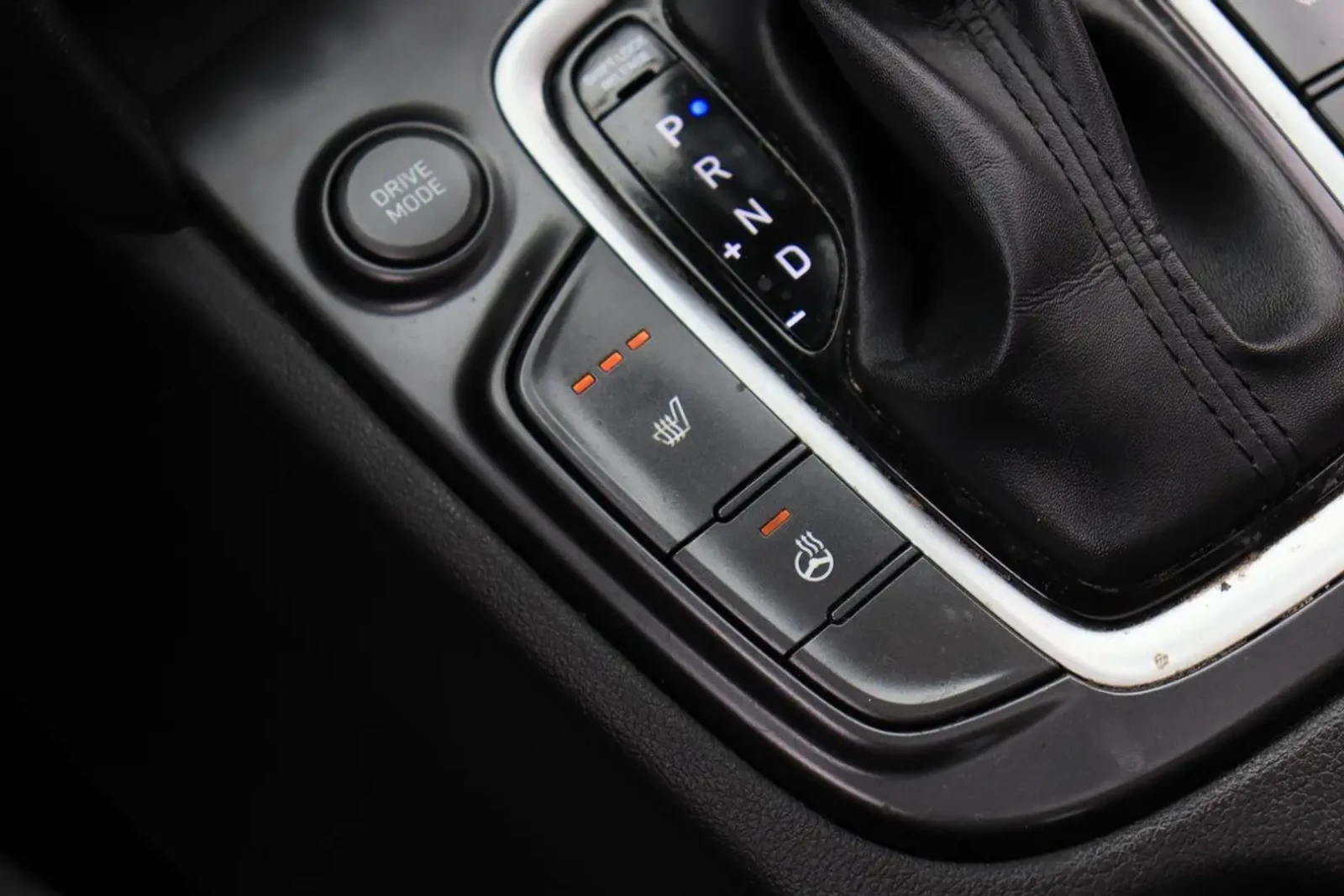 Hyundai Kona Luxury | AWD | Leather | Roof | CarPlay | BSM | LA, снимка 13 - Автомобили и джипове - 54473697