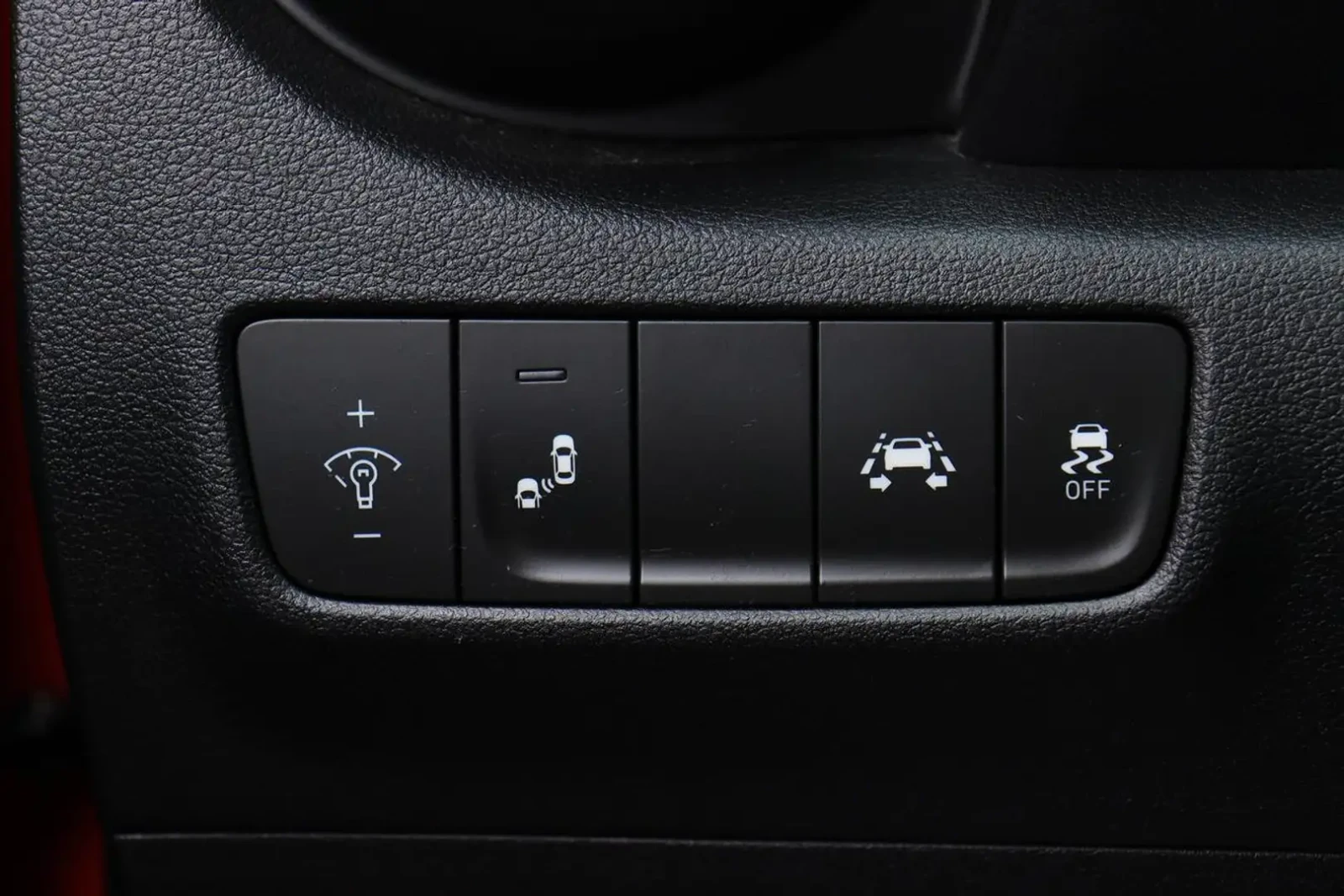 Hyundai Kona Luxury | AWD | Leather | Roof | CarPlay | BSM | LA, снимка 16 - Автомобили и джипове - 54473697
