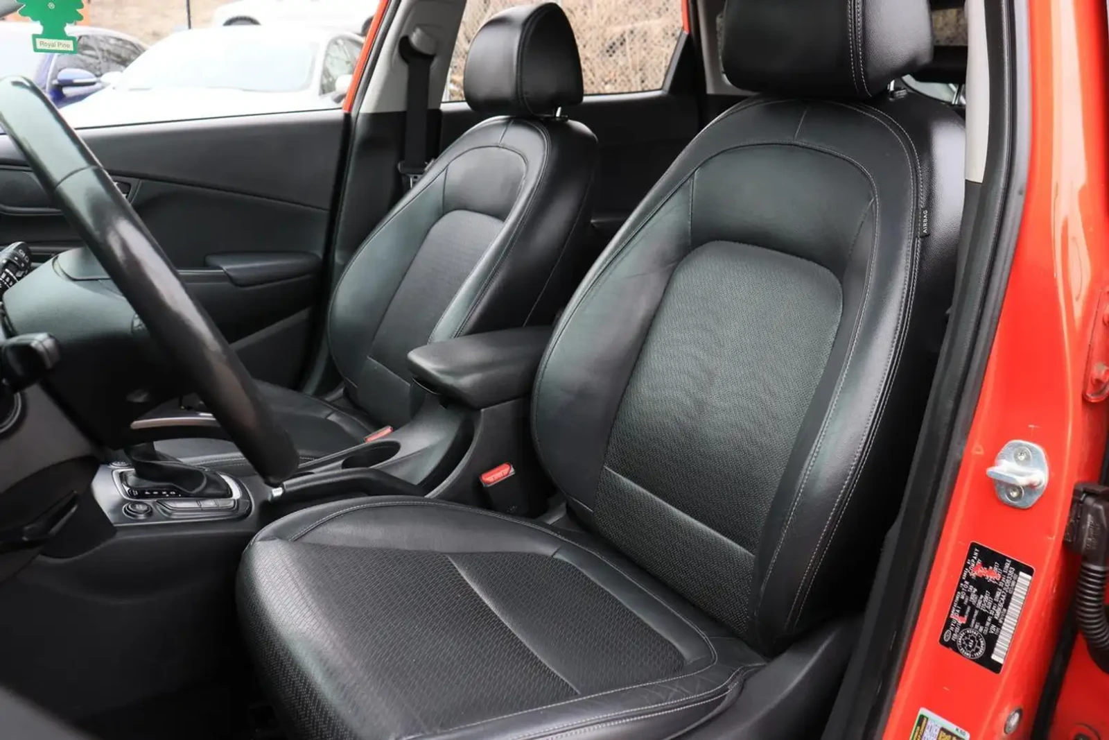 Hyundai Kona Luxury | AWD | Leather | Roof | CarPlay | BSM | LA, снимка 10 - Автомобили и джипове - 54473697