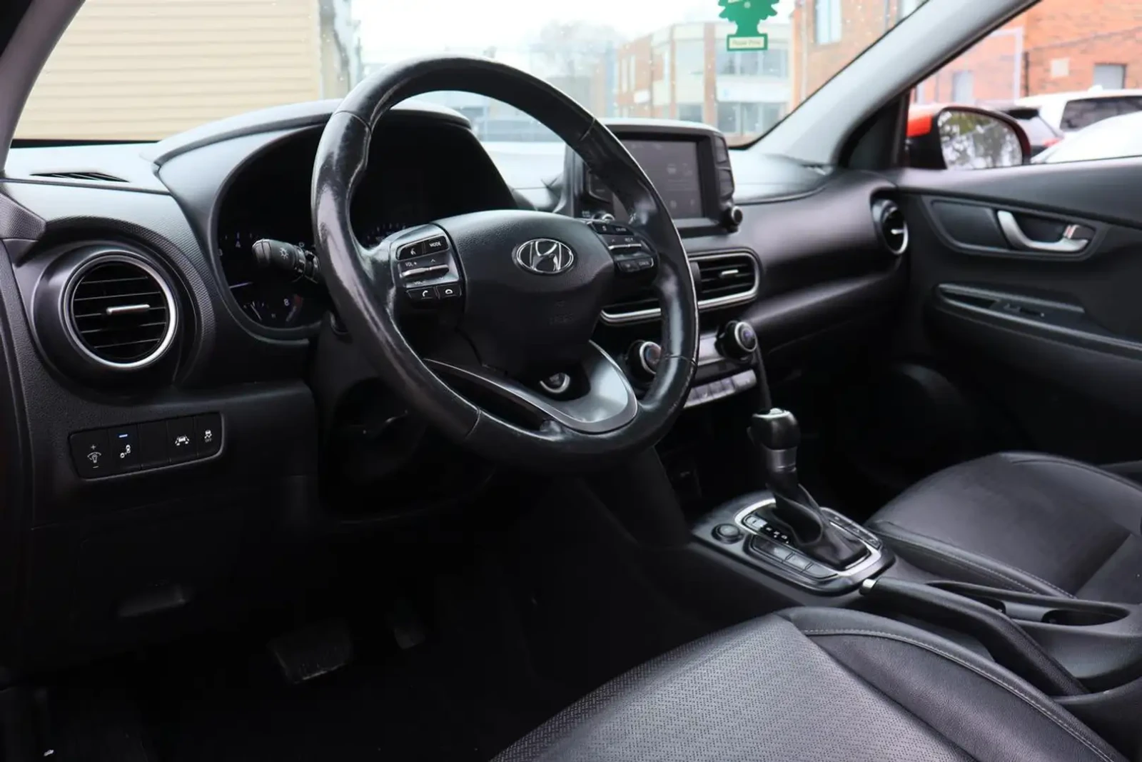 Hyundai Kona Luxury | AWD | Leather | Roof | CarPlay | BSM | LA, снимка 8 - Автомобили и джипове - 54473697