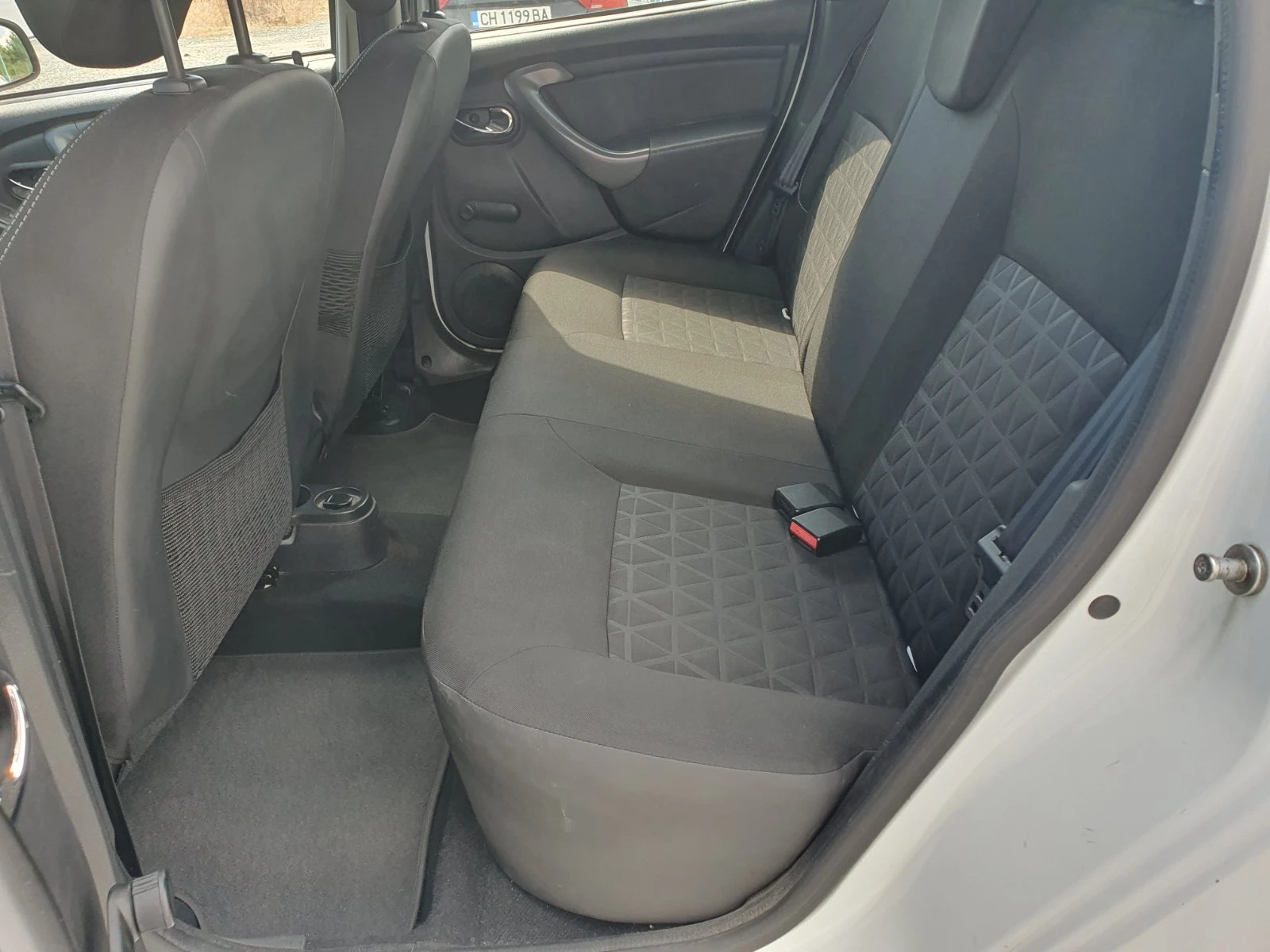 Dacia Duster 1, 6i Италия, снимка 8 - Автомобили и джипове - 54607534