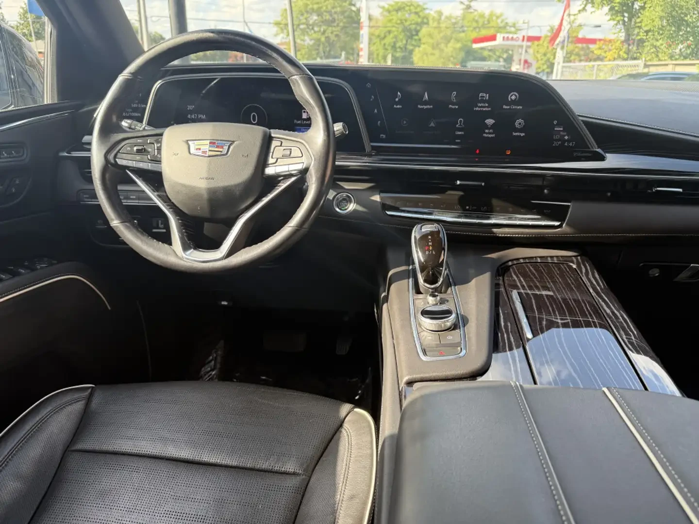 Cadillac Escalade Sport 4x4 checks every box - 6, снимка 13 - Автомобили и джипове - 54837685