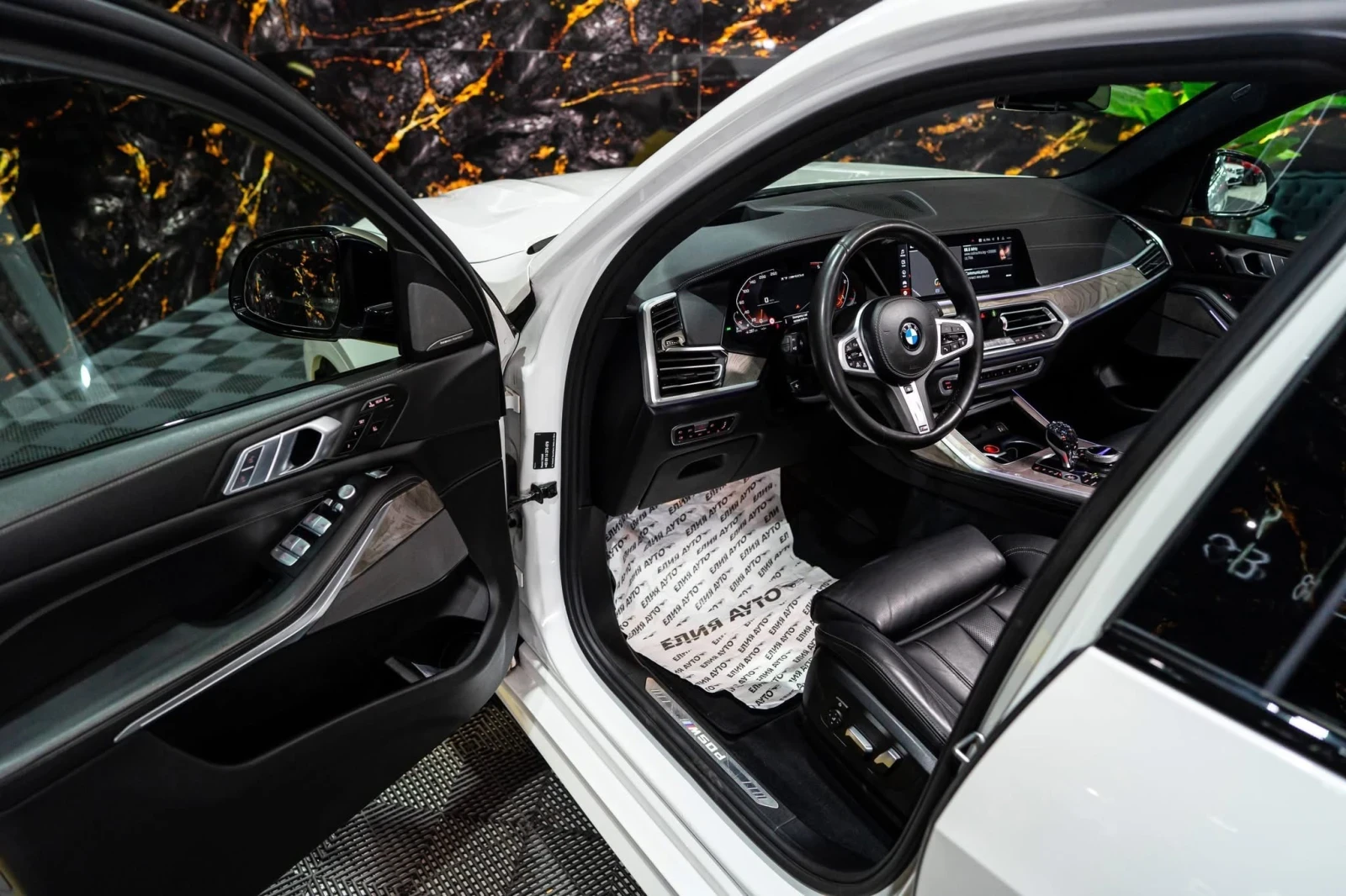 BMW X7 M50D XDRIVE M PACK LED ПАНО H&K 3XTV ЛИЗИНГ 100%, снимка 11 - Автомобили и джипове - 54958438