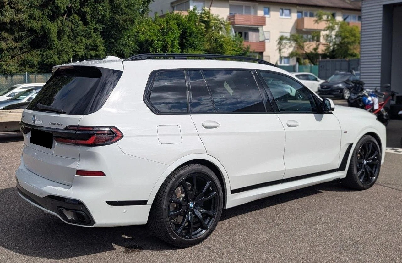 BMW X7 40d/M SPORT PRO/6 SEATS/HUD/ H&K/ SKY LOUNGE / 360, снимка 4 - Автомобили и джипове - 55394825