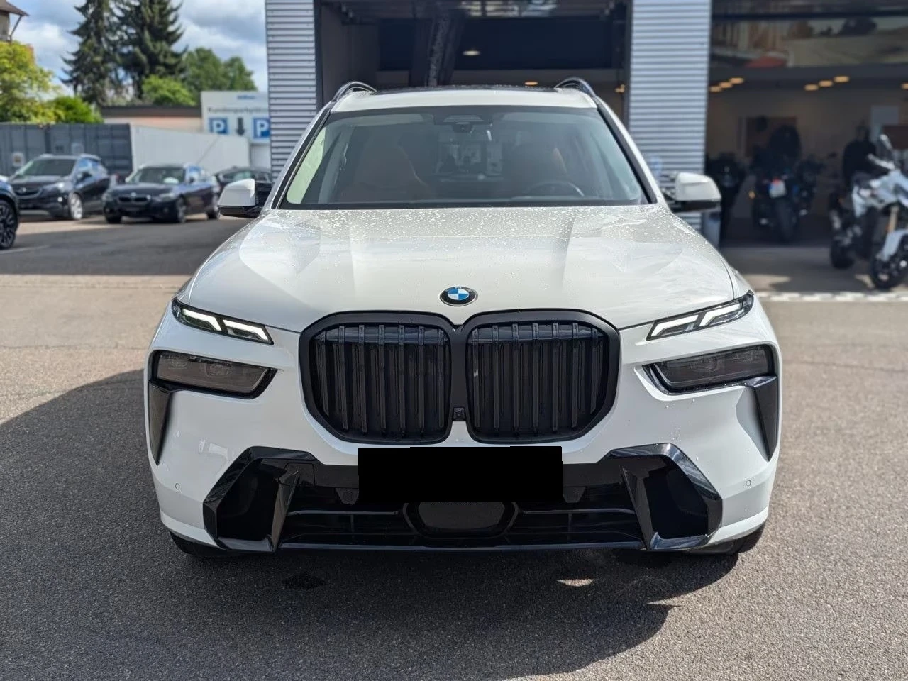 BMW X7 40d/M SPORT PRO/6 SEATS/HUD/ H&K/ SKY LOUNGE / 360, снимка 2 - Автомобили и джипове - 55394825