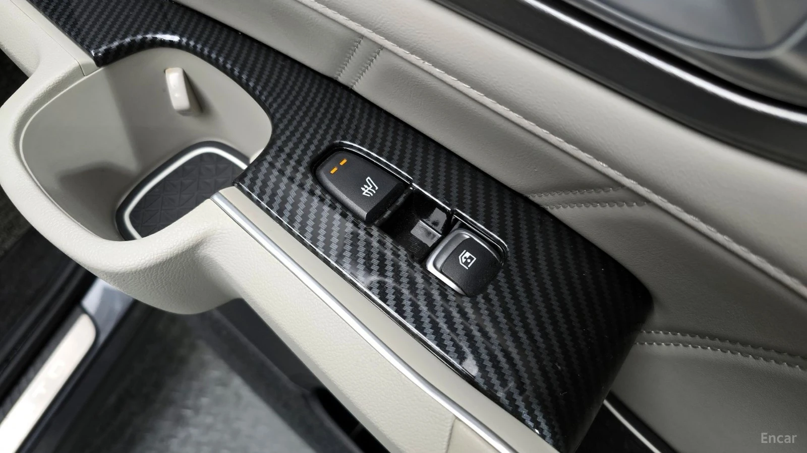 Kia Sorento SIGNATURE/DIGITAL/PANOROOF/360CAMERA, снимка 14 - Автомобили и джипове - 55432408