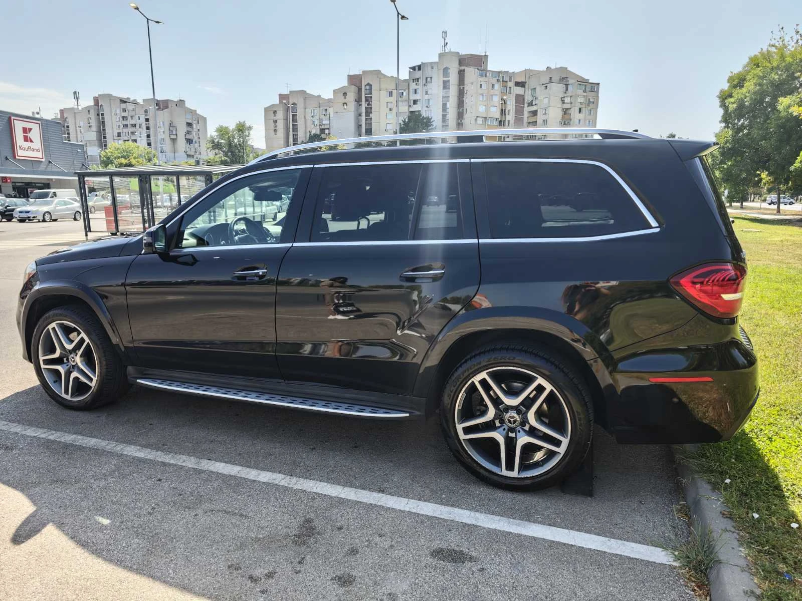Mercedes-Benz GLS 550 AMG/7местен/360 камери/масажи, снимка 3 - Автомобили и джипове - 55901104