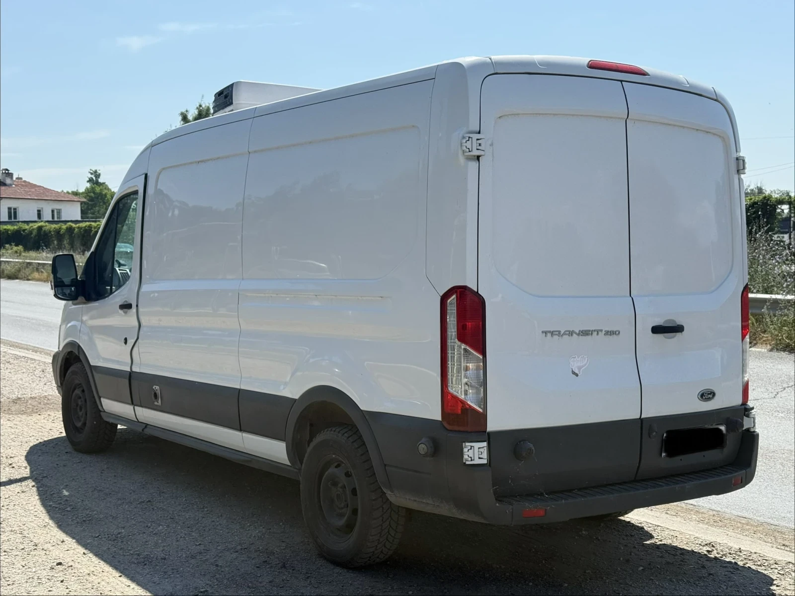 Ford Transit Хладилен+ N2+ Регистриран+ 4000t+ Подгрев, снимка 5 - Бусове и автобуси - 54836568