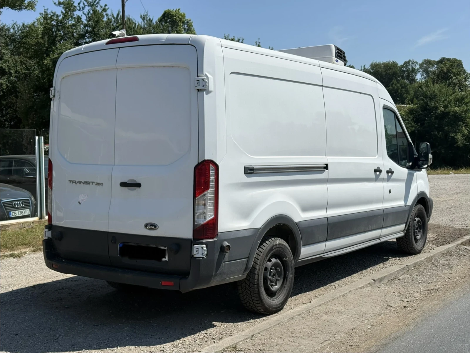 Ford Transit Хладилен+ N2+ Регистриран+ 4000t+ Подгрев, снимка 3 - Бусове и автобуси - 54836568