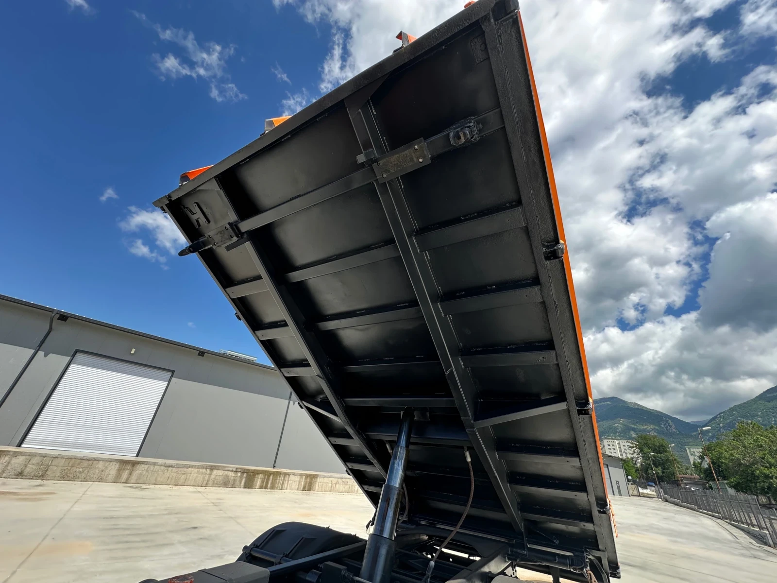 Iveco Eurocargo 120E15* Тристранен самосвал* 4.20м* 11990кг*  - изображение 8