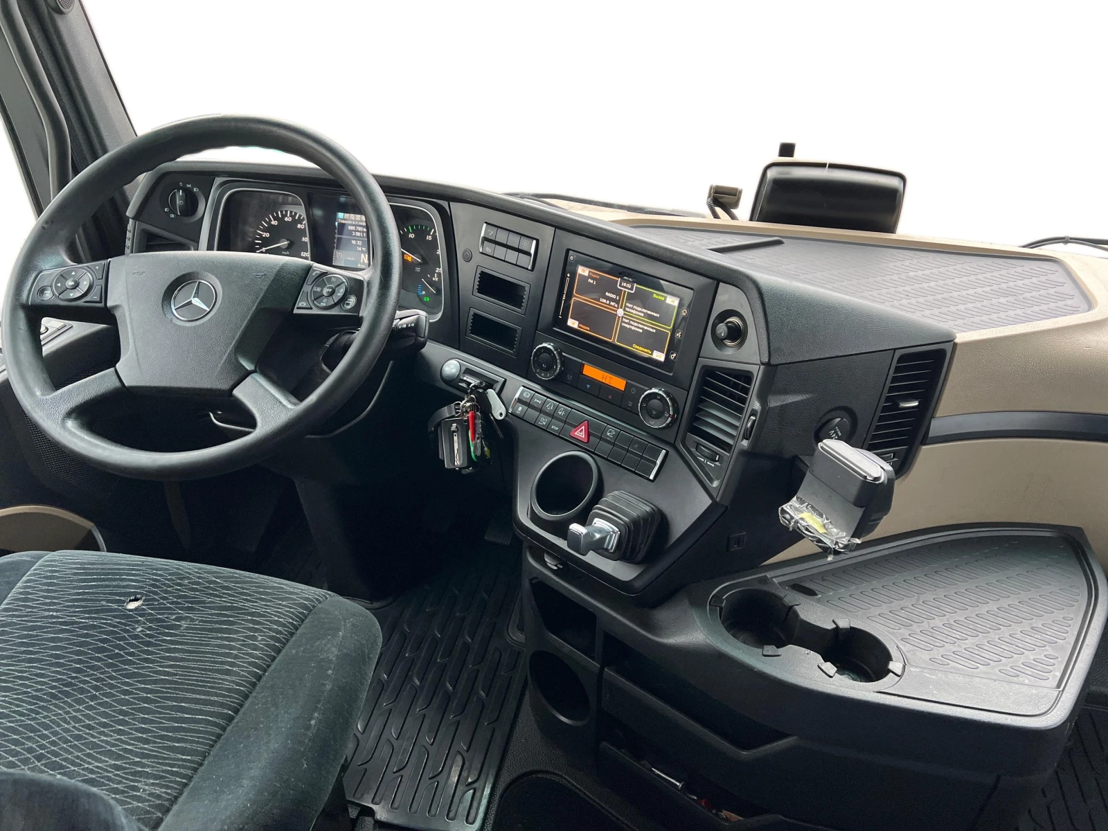 Mercedes-Benz Actros 1845 LS - изображение 6