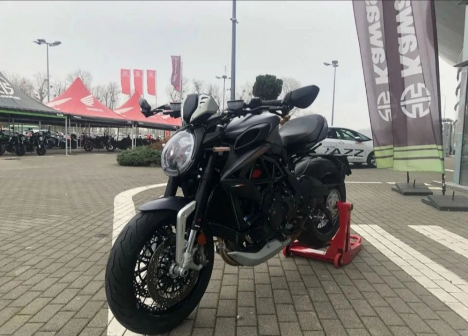 MV Agusta Brutale Dragster RR 2022 - изображение 6