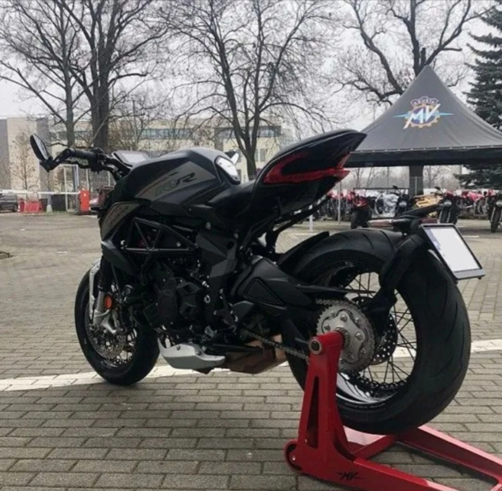 MV Agusta Brutale Dragster RR 2022 - изображение 7