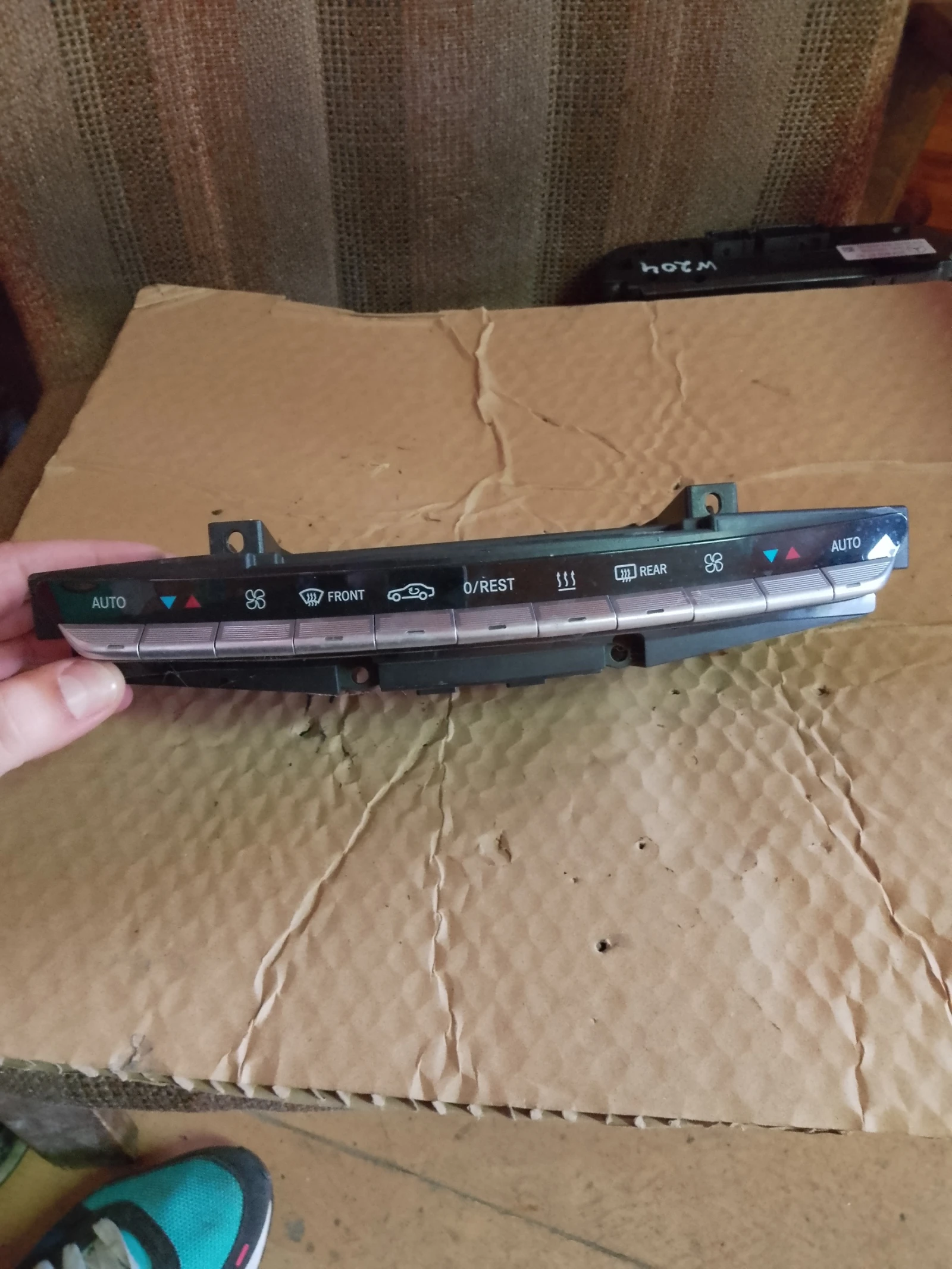 2218702858    2218703158,2214421323 | Mobile.bg   1