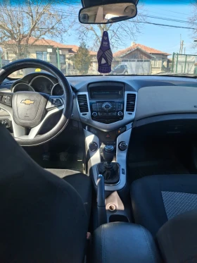 Chevrolet Cruze 1.6 2010 Gaz/Benzin, снимка 9
