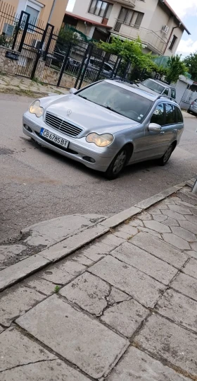 Mercedes-Benz 220, снимка 17