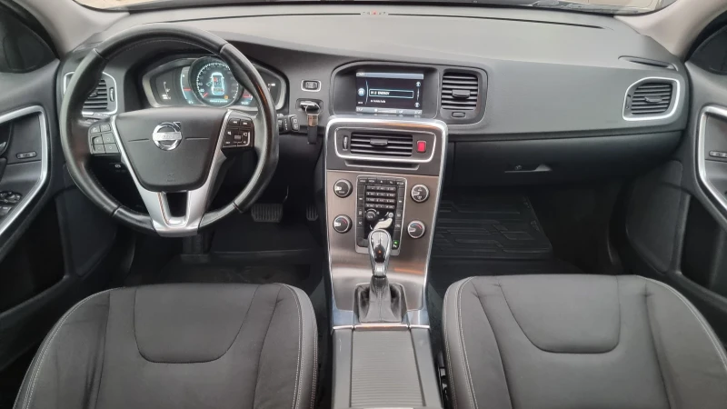 Volvo V60 D3 GEARTRONIC  R-DESIGN MOMENTIUM, снимка 11 - Автомобили и джипове - 48314967