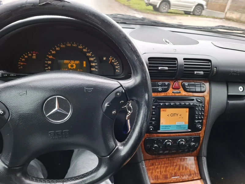 Mercedes-Benz C 220, снимка 4 - Автомобили и джипове - 48473086