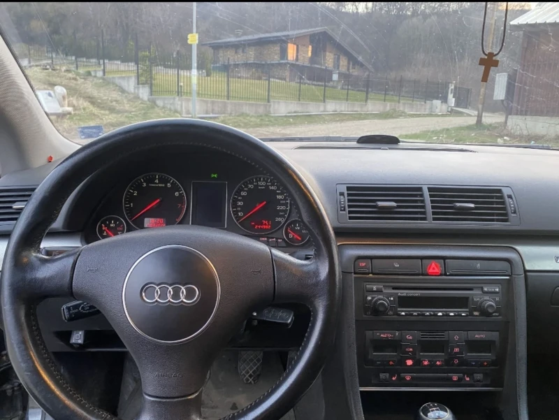 Audi A4 1.8Т, снимка 6 - Автомобили и джипове - 48599500