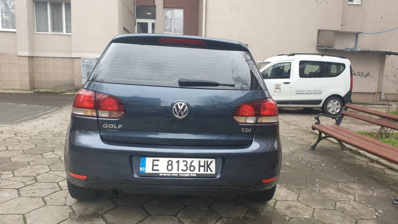 VW Golf 1.6 TDI Highline, снимка 4 - Автомобили и джипове - 52572763