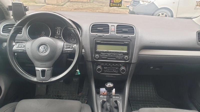 VW Golf 1.6 TDI Highline, снимка 10 - Автомобили и джипове - 52572763