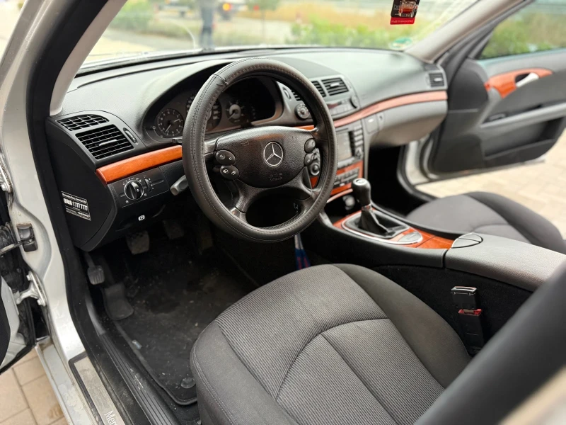 Mercedes-Benz E 220, снимка 8 - Автомобили и джипове - 52666230