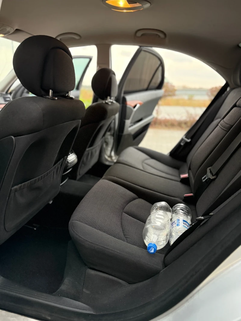 Mercedes-Benz E 220, снимка 13 - Автомобили и джипове - 52666230