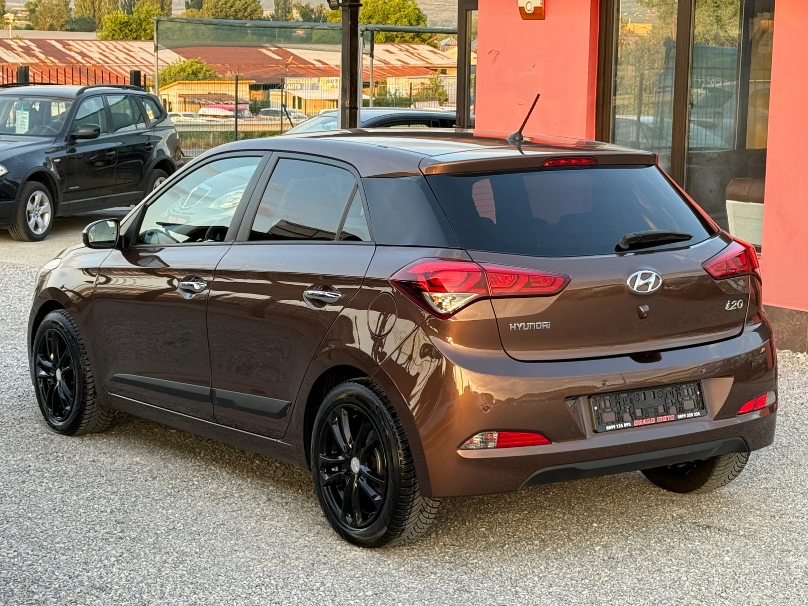 Hyundai I20 1.4i EURO 6B! Full Extra! LED, Keyless, KTEO OK! - изображение 4