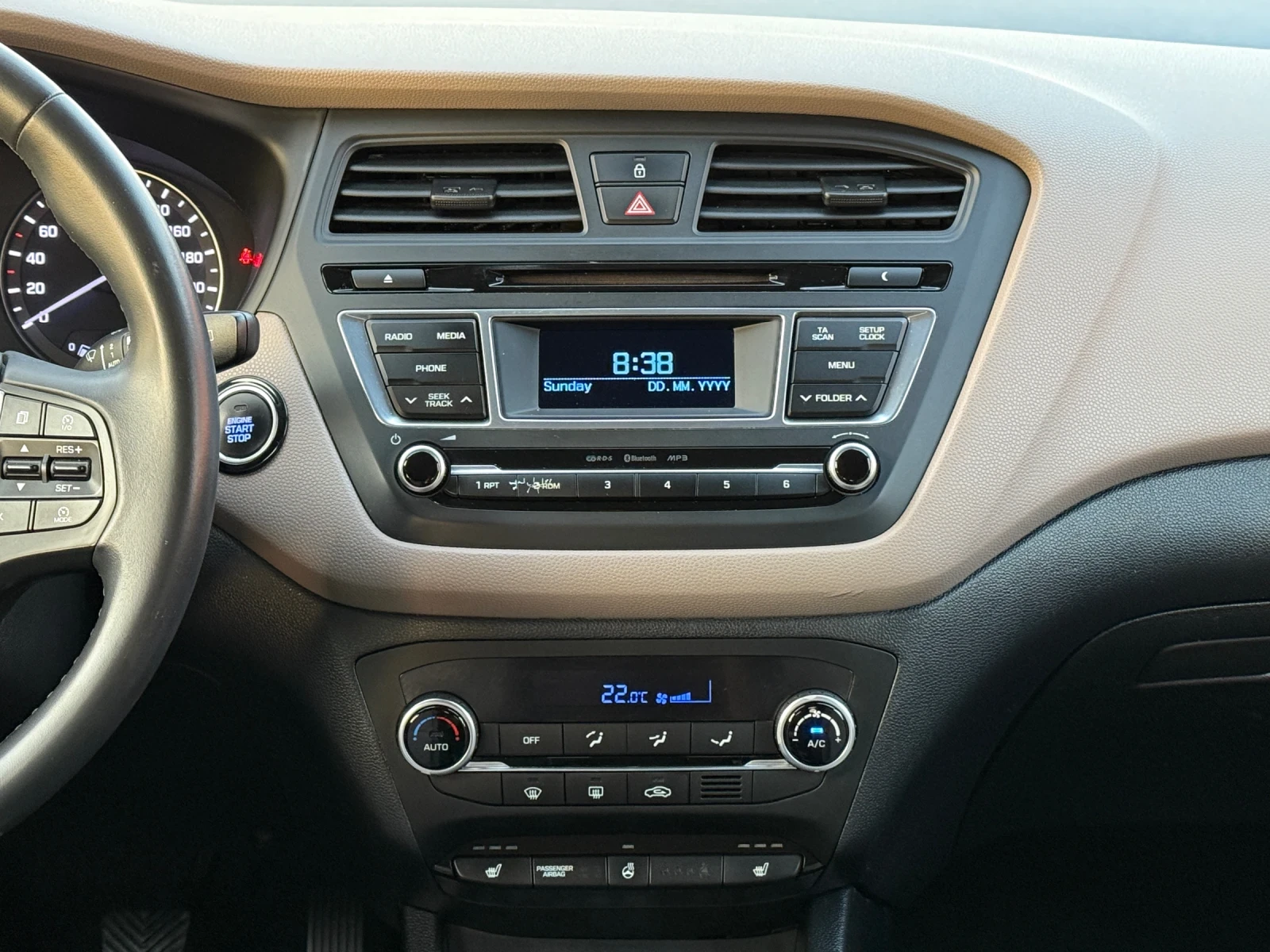 Hyundai I20 1.4i EURO 6B! Full Extra! LED, Keyless, KTEO OK! - изображение 10