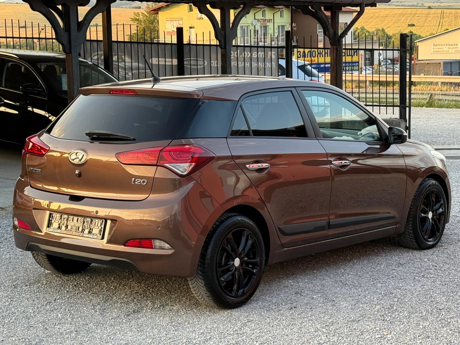Hyundai I20 1.4i EURO 6B! Full Extra! LED, Keyless, KTEO OK! - изображение 6
