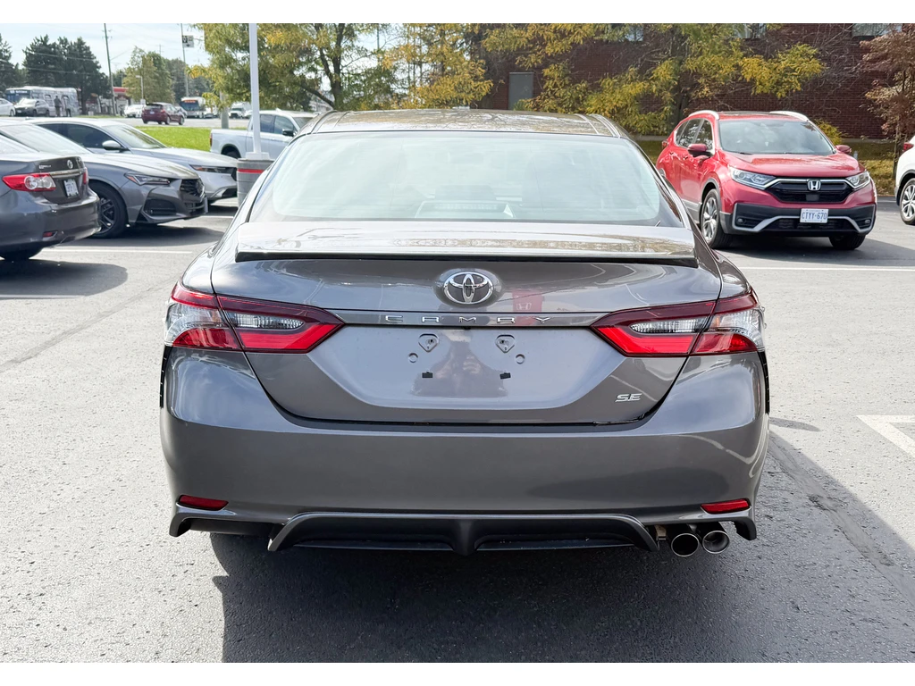 Toyota Camry SE - изображение 3