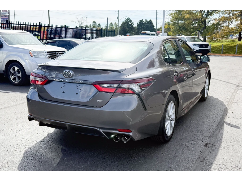 Toyota Camry SE - изображение 2