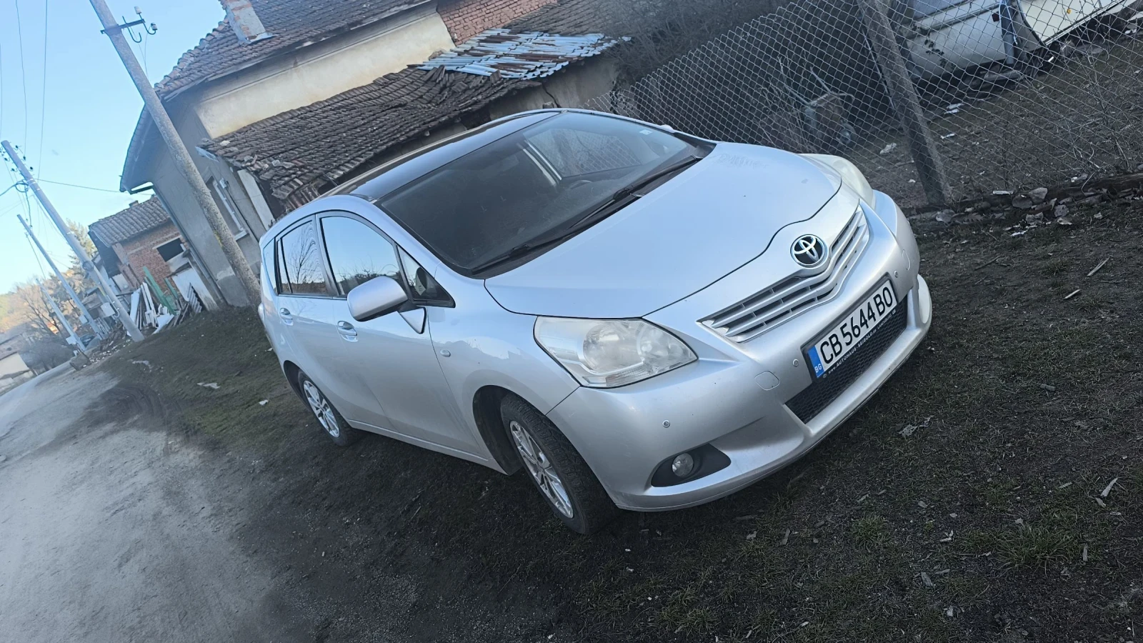 Toyota Verso 2 0, снимка 5 - Автомобили и джипове - 53946936