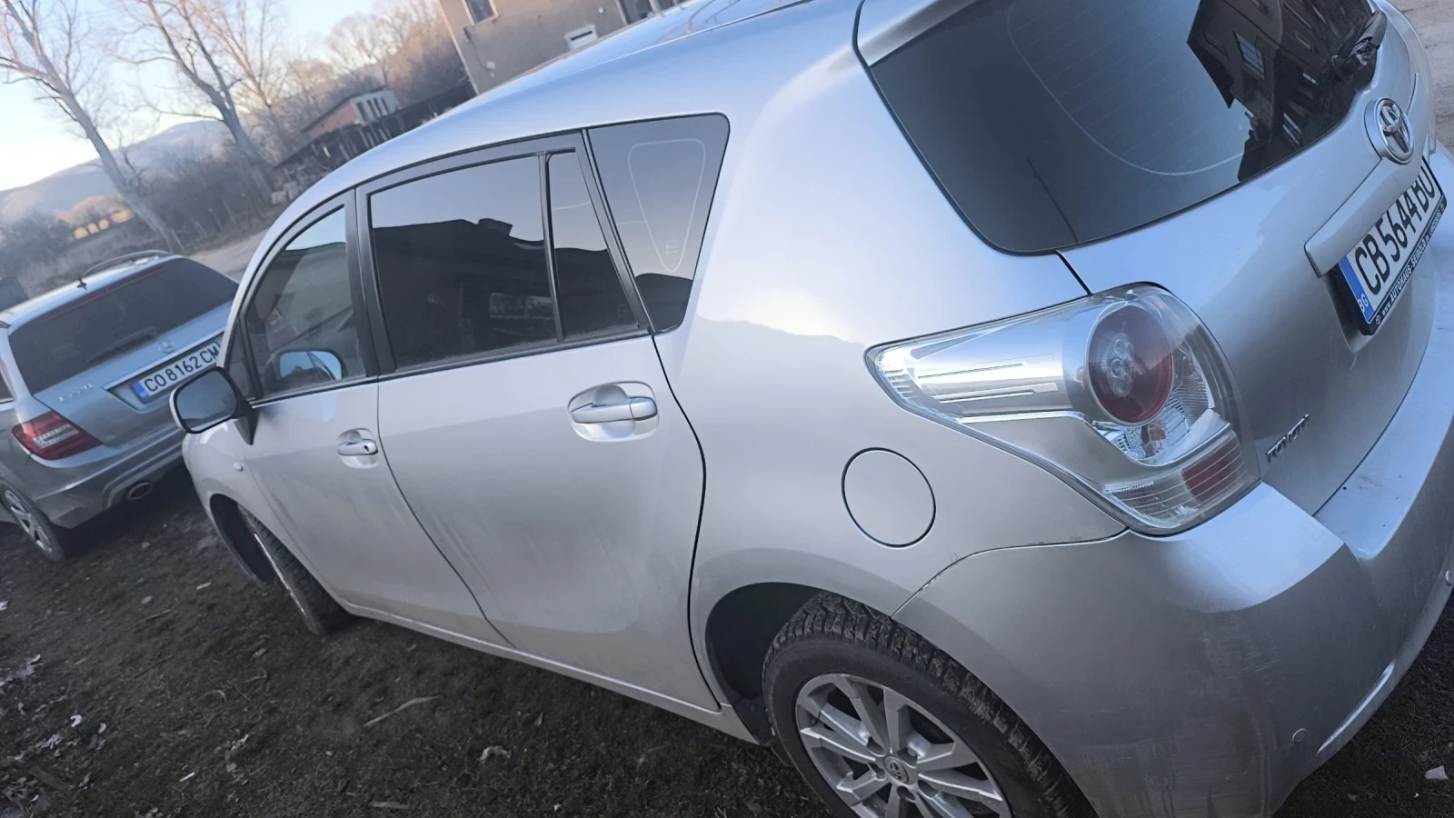 Toyota Verso 2 0, снимка 8 - Автомобили и джипове - 53946936