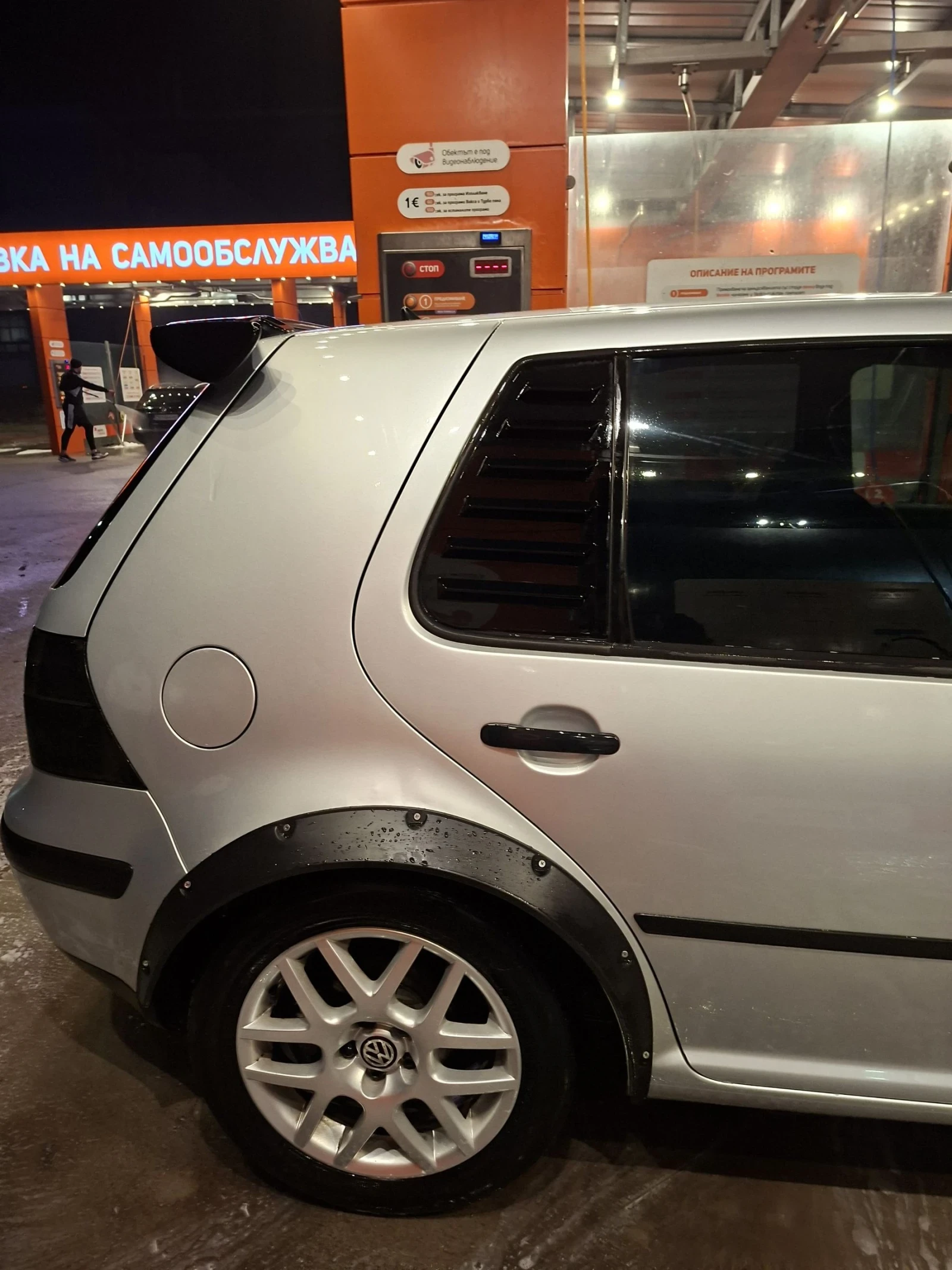VW Golf 1.9 tdi, снимка 7 - Автомобили и джипове - 53847229