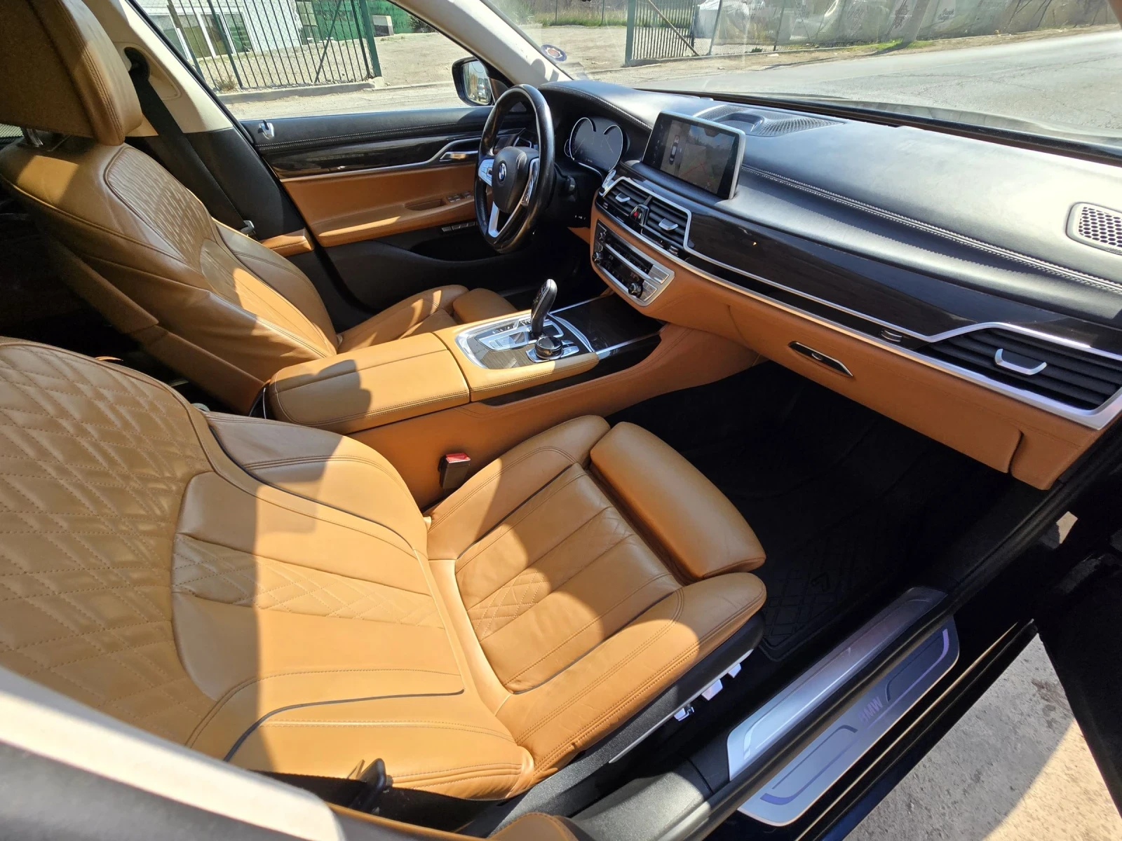 BMW 740 XDR/LASER/B&W/, снимка 12 - Автомобили и джипове - 53971763