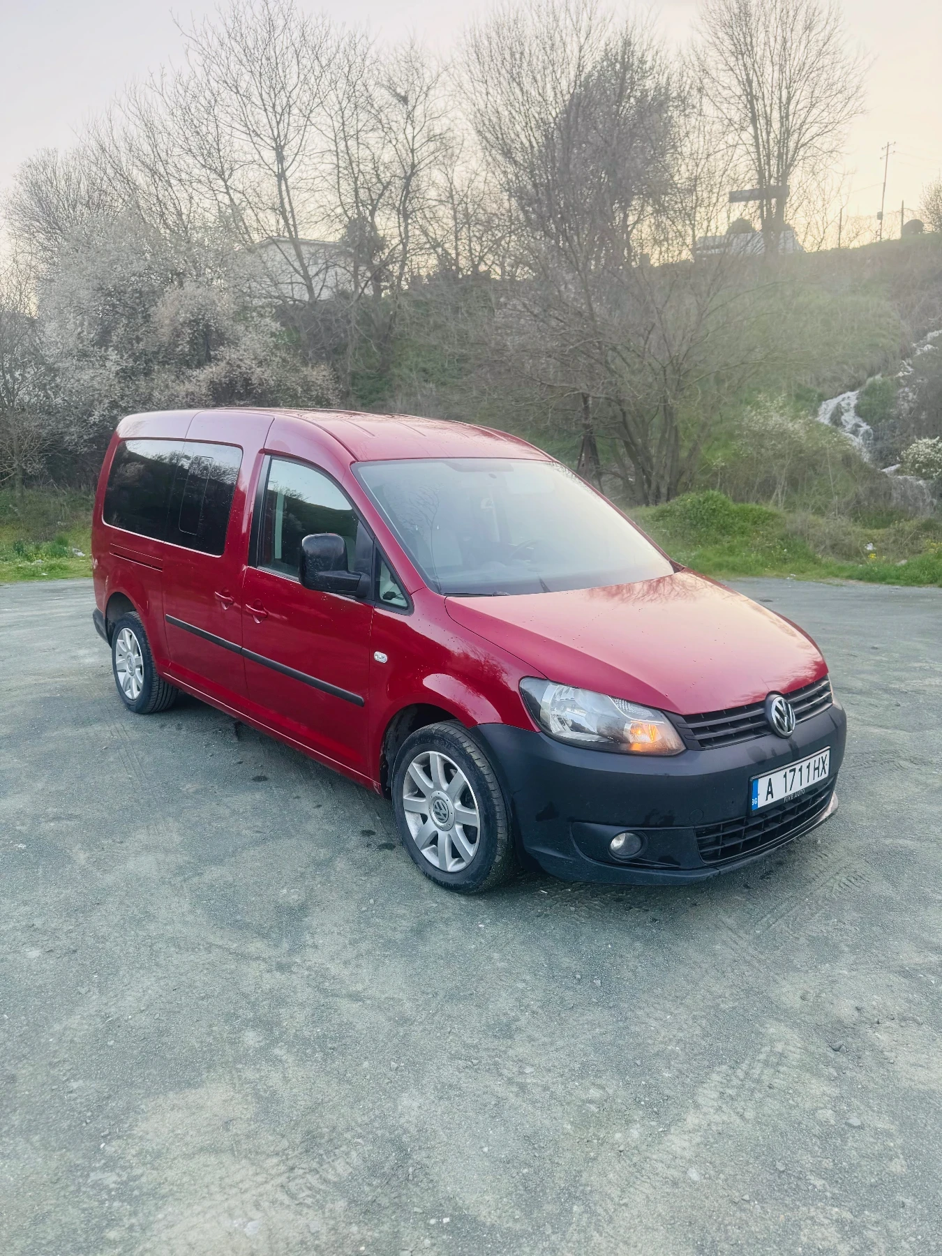 VW Caddy, снимка 2 - Автомобили и джипове - 54100613