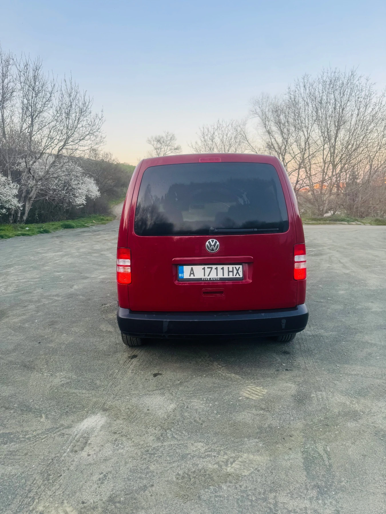 VW Caddy, снимка 5 - Автомобили и джипове - 54100613