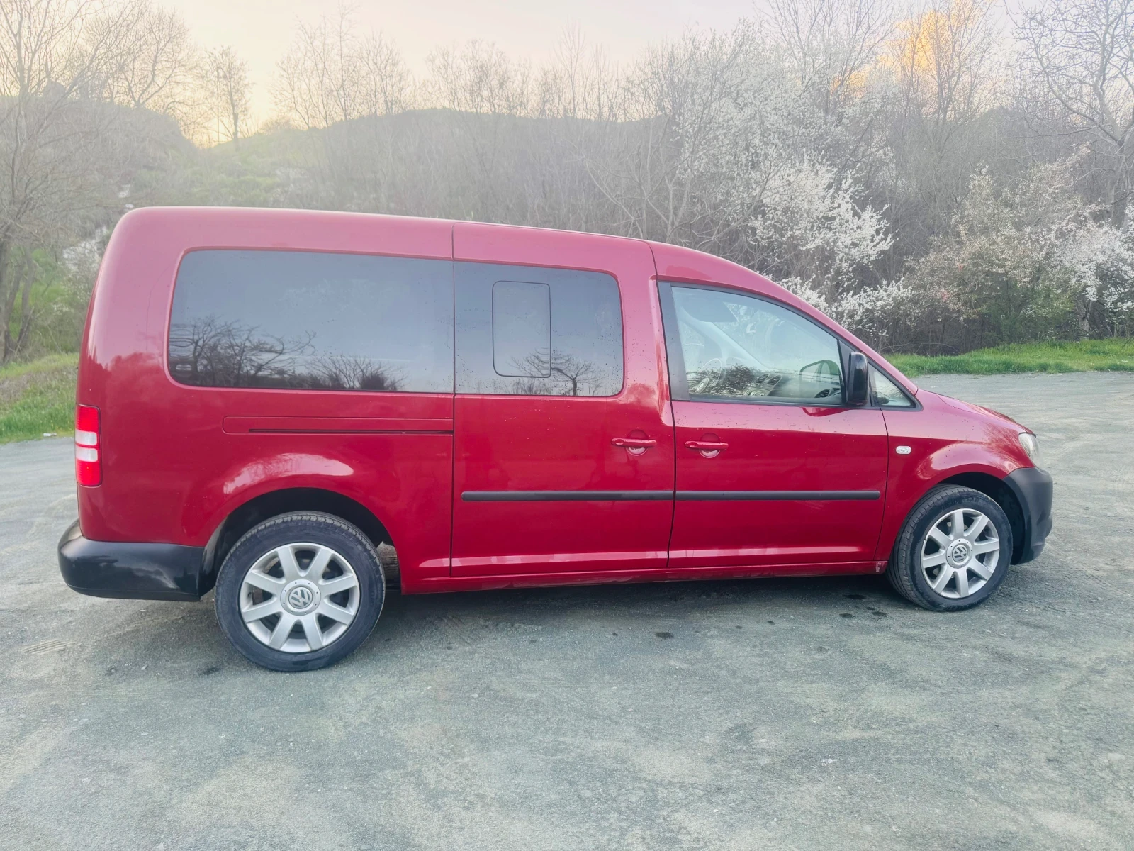 VW Caddy, снимка 4 - Автомобили и джипове - 54100613