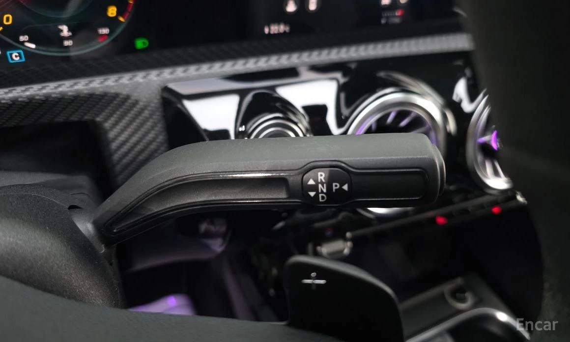 Mercedes-Benz A 250, снимка 9 - Автомобили и джипове - 54285321