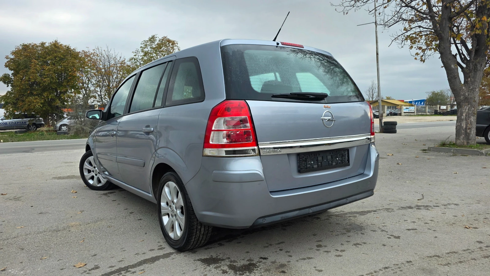 Opel Zafira БЕЗУПРЕЧЕН, снимка 4 - Автомобили и джипове - 54487543