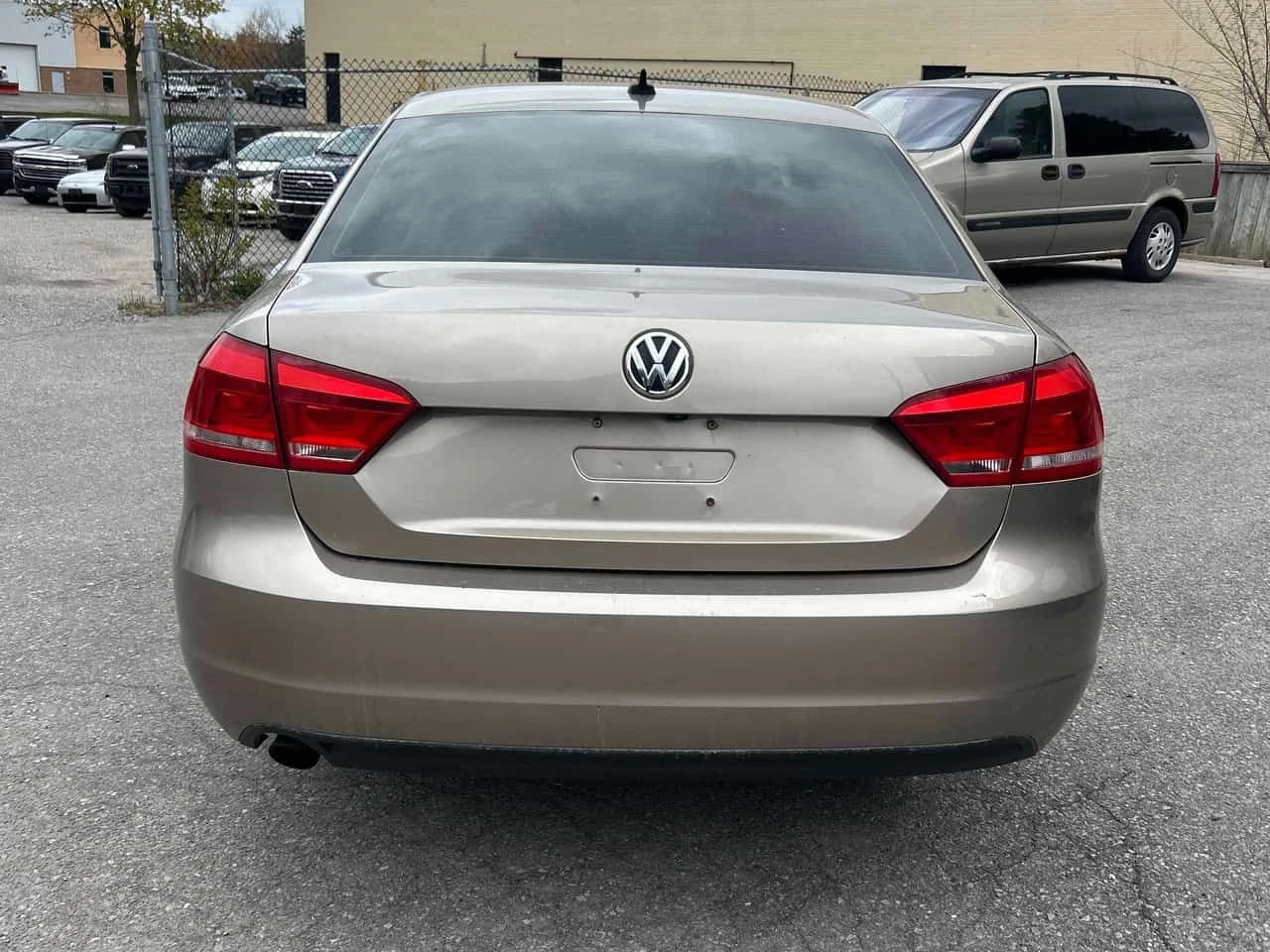 VW Passat * Comfortline * CARFAX * ПАНО * KEYLESS * ПОДГРЕВ , снимка 4 - Автомобили и джипове - 54776548