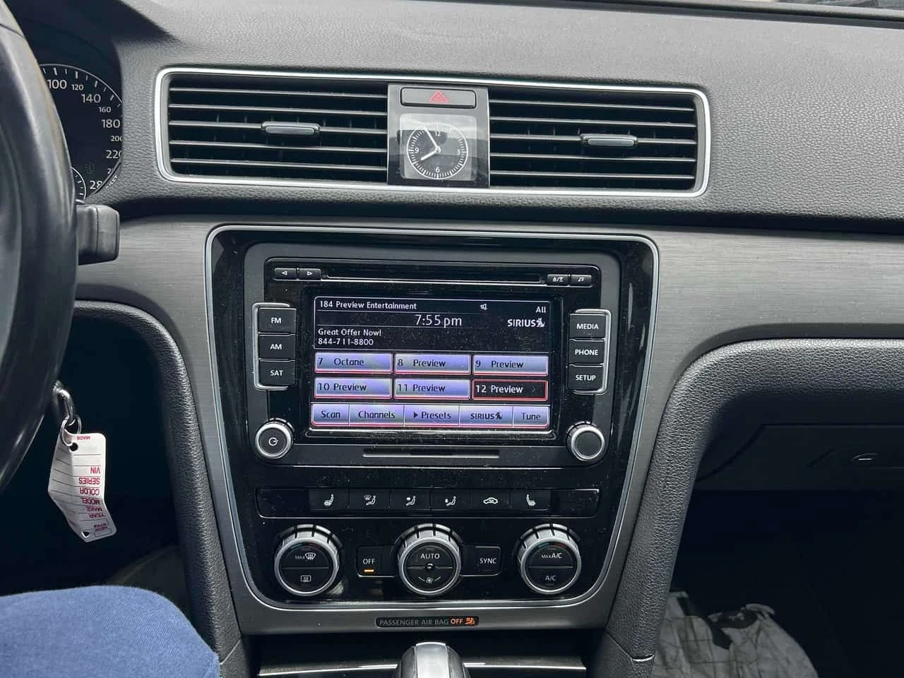 VW Passat * Comfortline * CARFAX * ПАНО * KEYLESS * ПОДГРЕВ , снимка 9 - Автомобили и джипове - 54776548