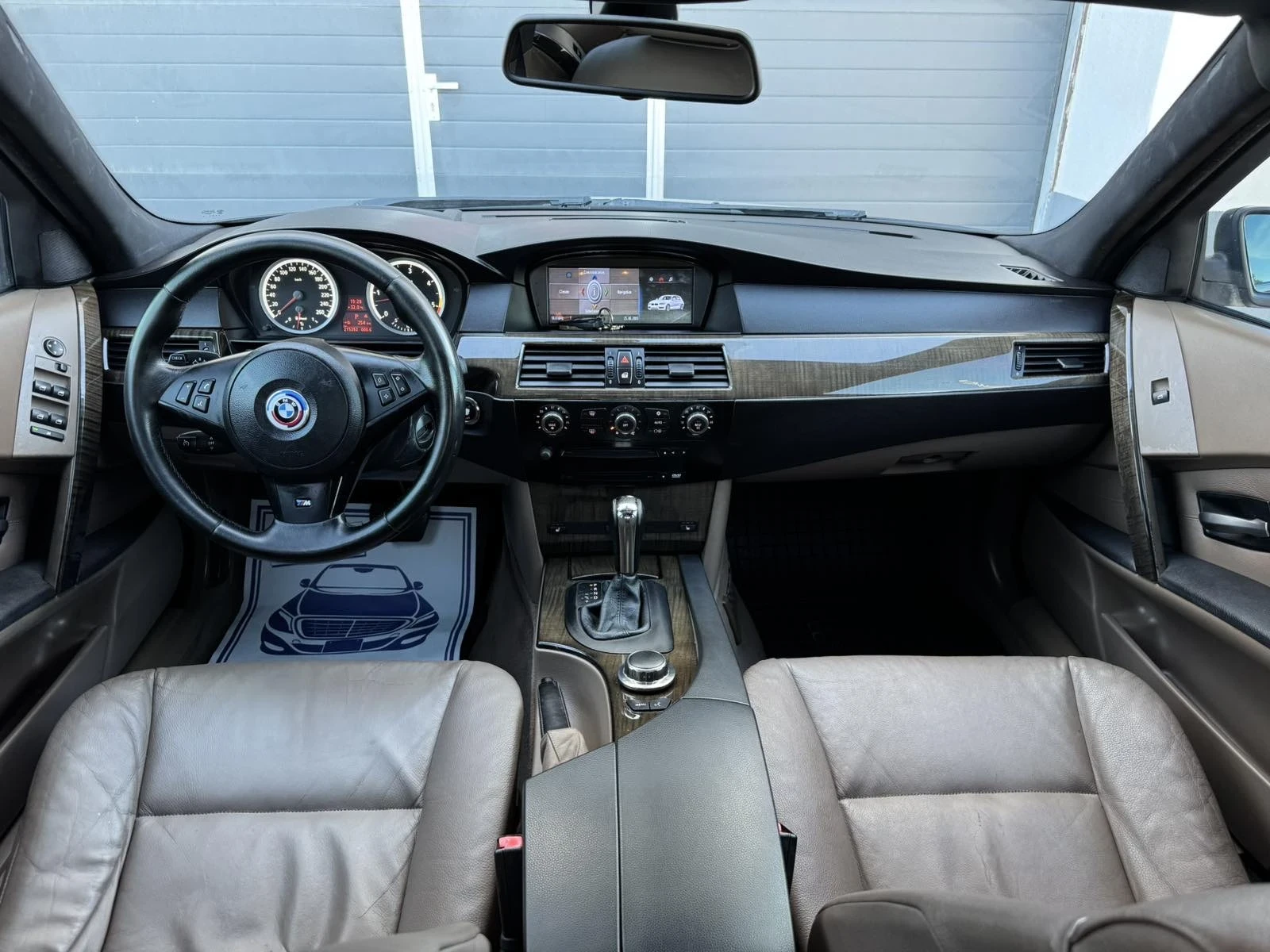 BMW 535 3.5D 272кс * М-пакет* * HUD* * Навигация* , снимка 10 - Автомобили и джипове - 55057557