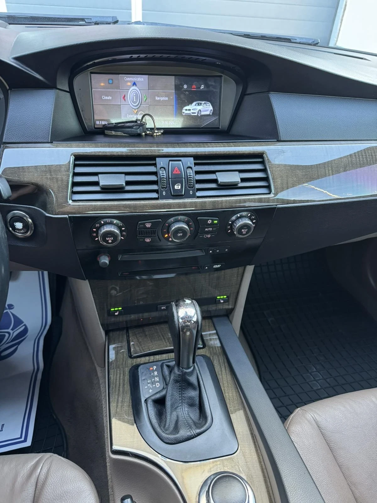 BMW 535 3.5D 272кс * М-пакет* * HUD* * Навигация* , снимка 14 - Автомобили и джипове - 55057557