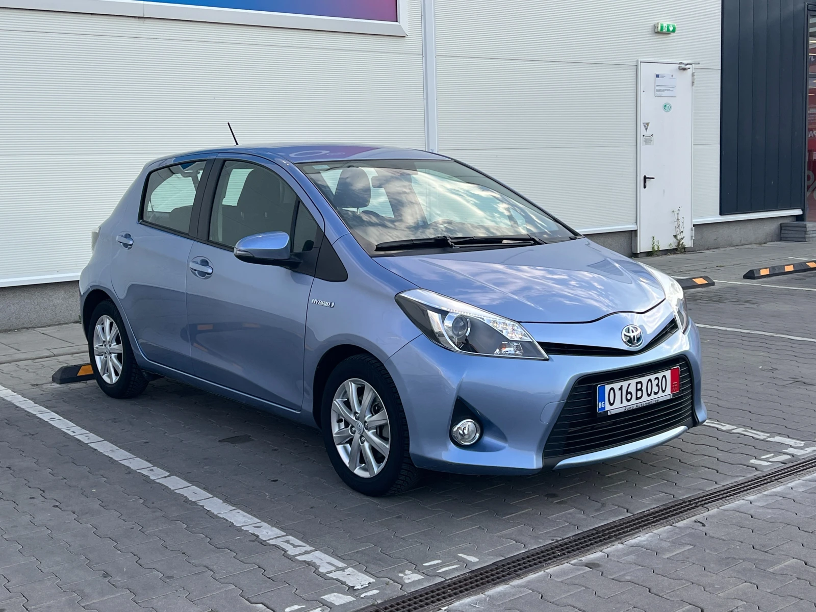 Toyota Yaris 35000km 35000km 35000km, снимка 3 - Автомобили и джипове - 55067738