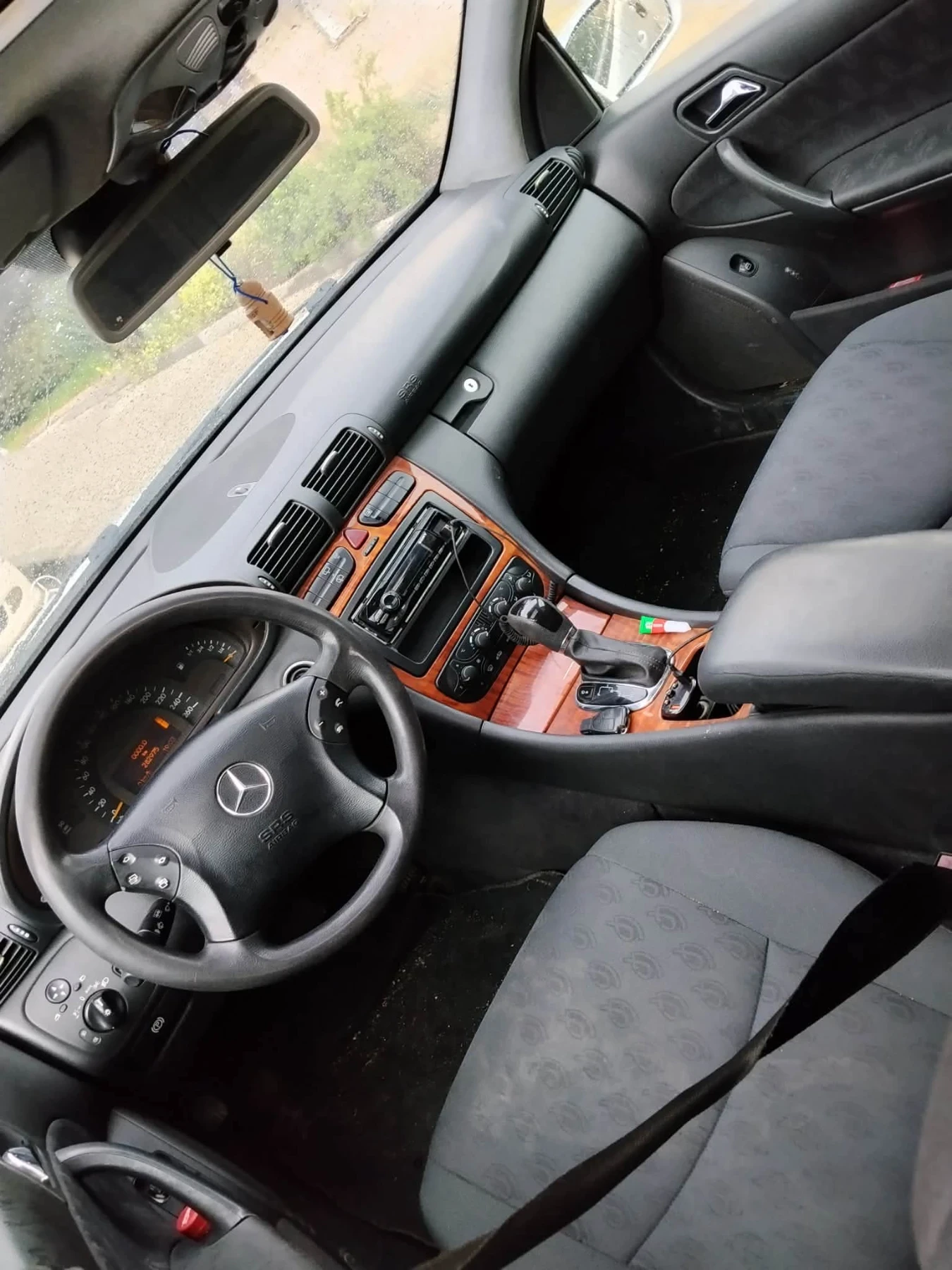 Mercedes-Benz 220, снимка 11 - Автомобили и джипове - 55180598