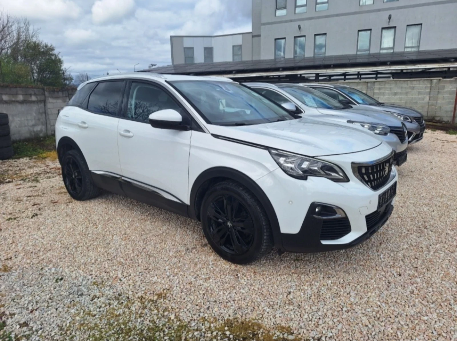 Peugeot 3008 1.6hdi* Навигация/Кросуей/Лед/6ск* , снимка 2 - Автомобили и джипове - 55189654